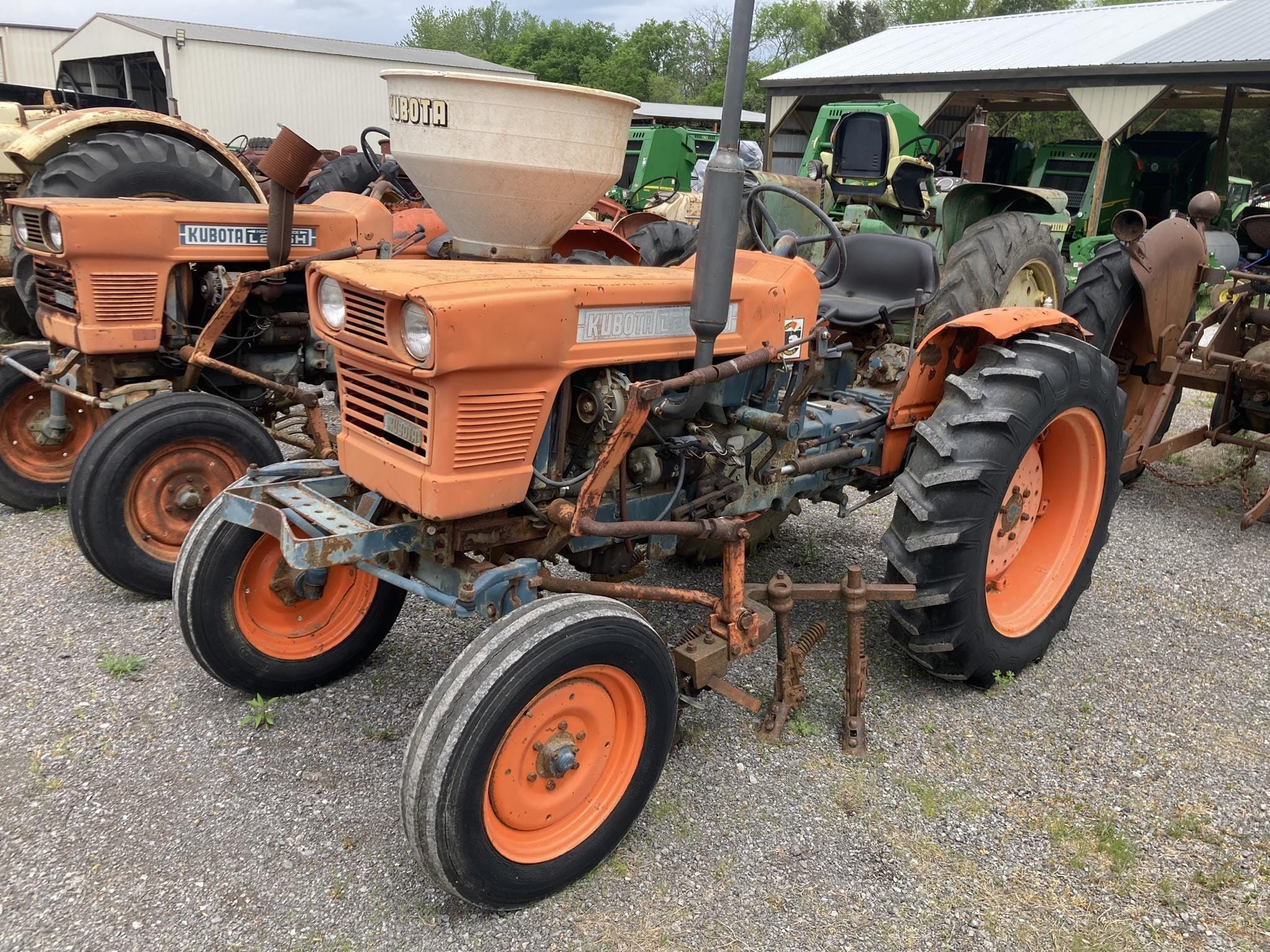 1980 Kubota L245H Equipment Image0