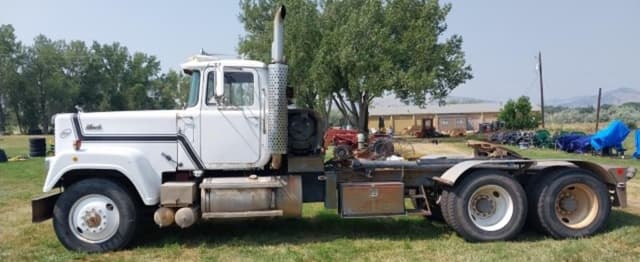 Image of Mack R600 equipment image 4