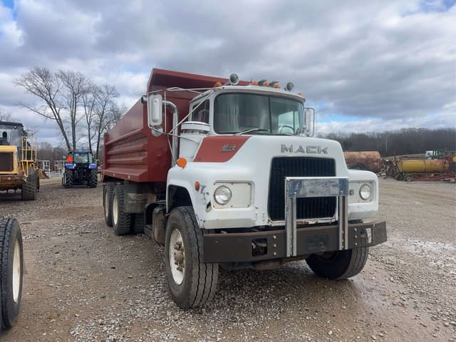 Image of Mack Undetermined equipment image 4