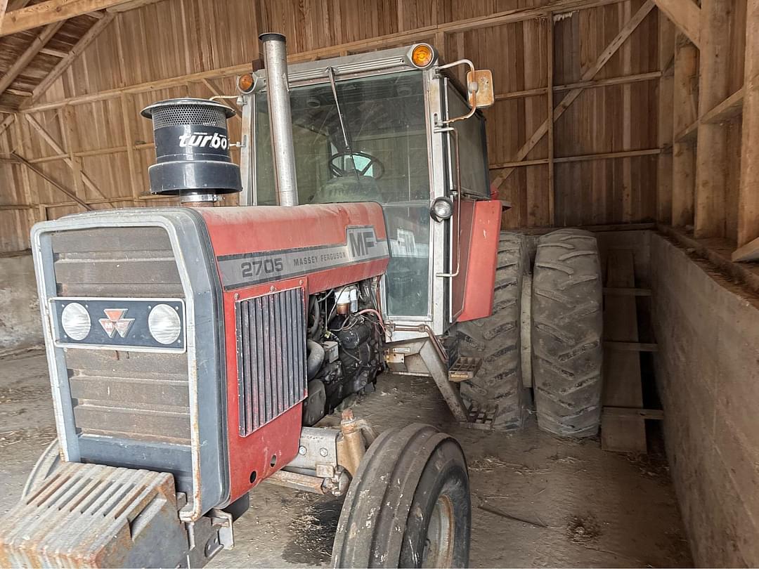 Image of Massey Ferguson 2705 Primary image