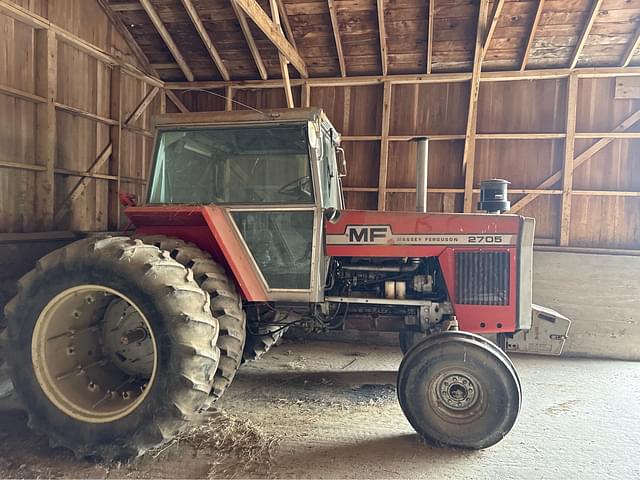 Image of Massey Ferguson 2705 equipment image 1