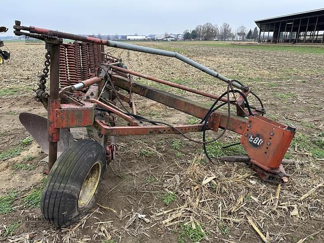 Image of Massey Ferguson 880 equipment image 2