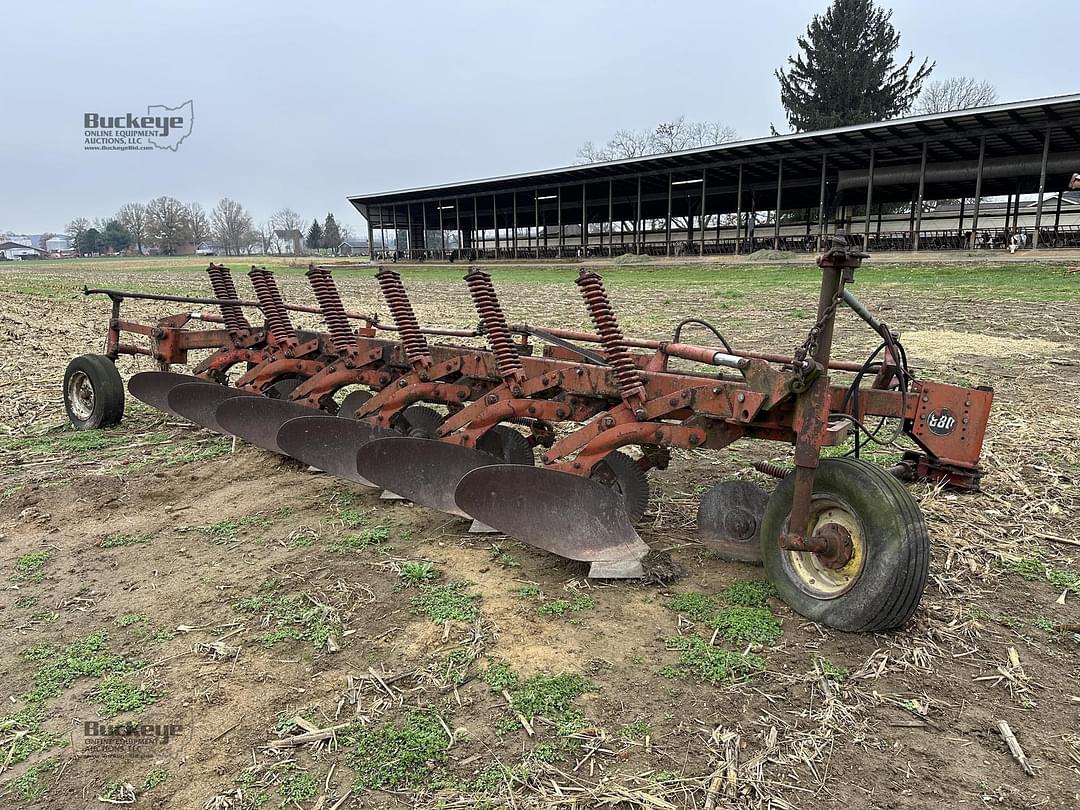 Image of Massey Ferguson 880 Primary image