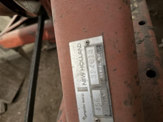 Image of New Holland 456 equipment image 3