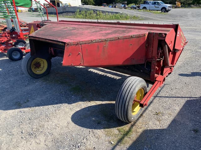 Image of New Holland 489 equipment image 2