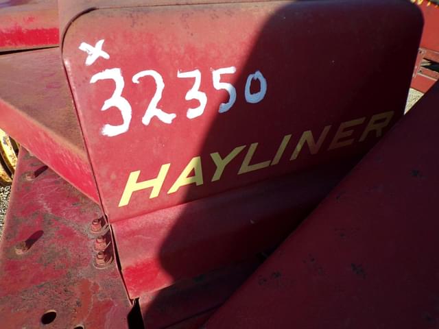 Image of New Holland Hayliner 310 equipment image 1