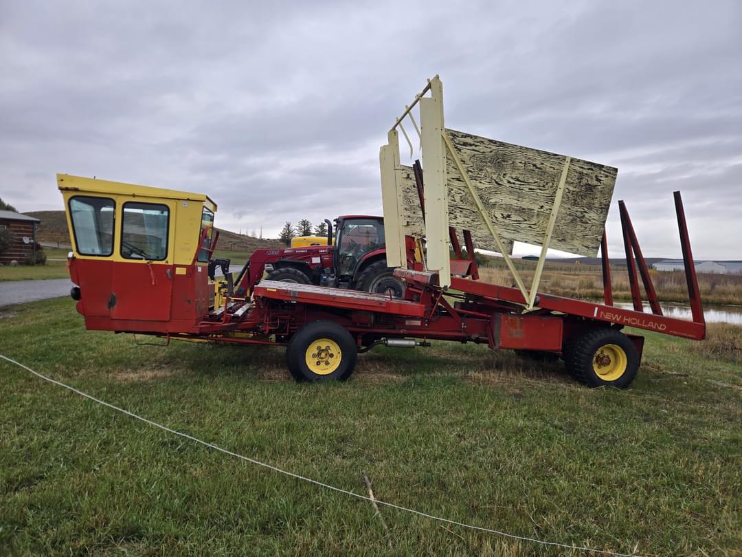 Image of New Holland Stack Cruiser Primary image
