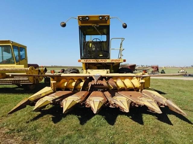 Image of New Holland 2100 equipment image 4