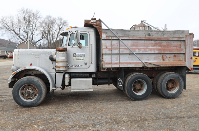 Image of Peterbilt 359 equipment image 1