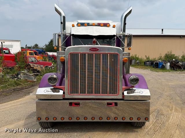 Image of Peterbilt 359 equipment image 1