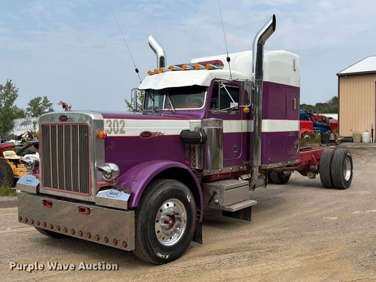 Image of Peterbilt 359 Primary image