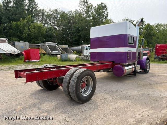 Image of Peterbilt 359 equipment image 4