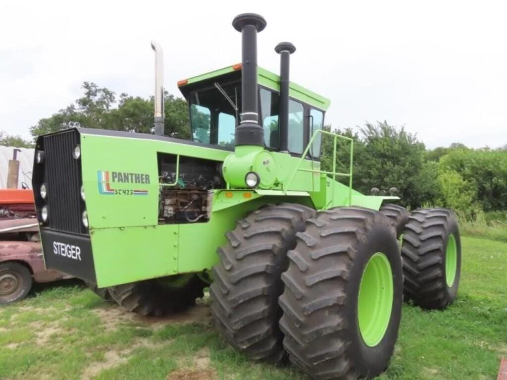 Main image Steiger Panther III ST-310