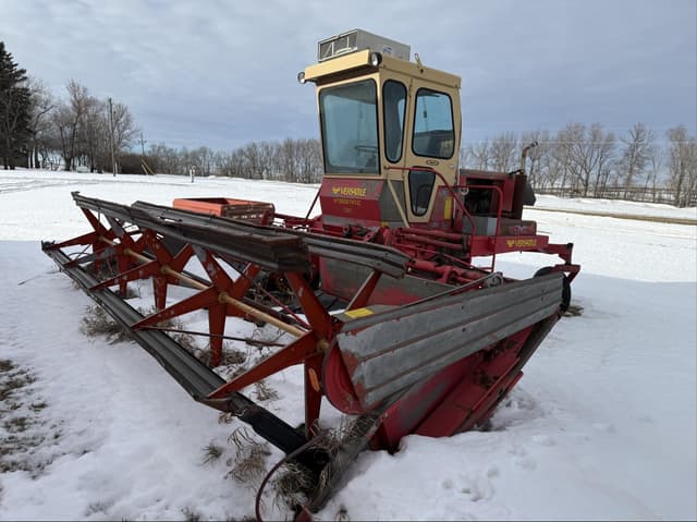 Image of Versatile 400 equipment image 2