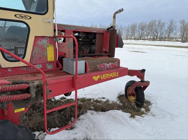 Image of Versatile 400 equipment image 1