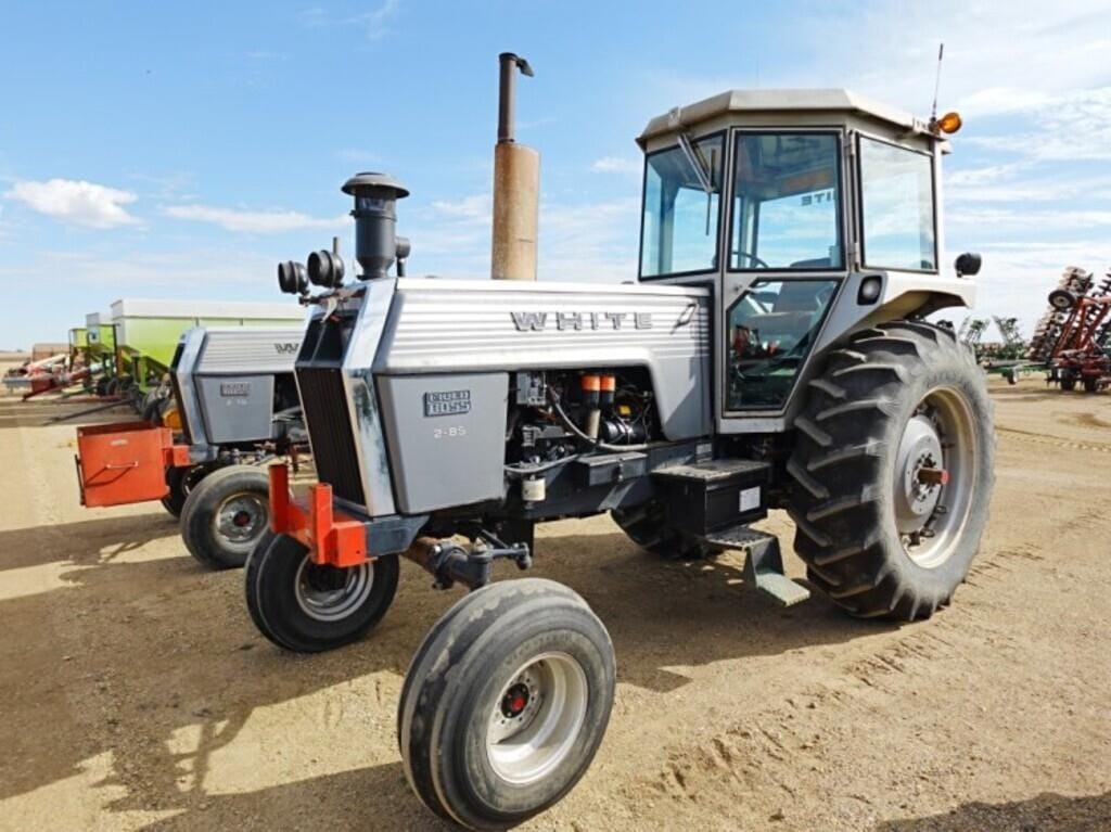 1980 White 2-85 Equipment Image0