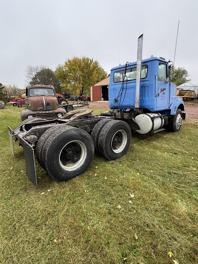 Image of White Road Boss 2 equipment image 4