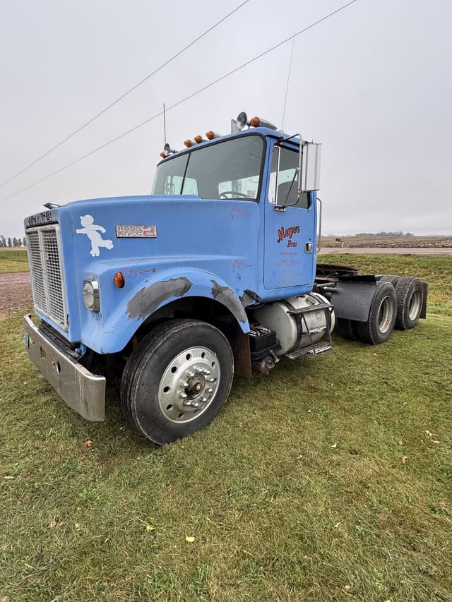 Image of White Road Boss 2 equipment image 2