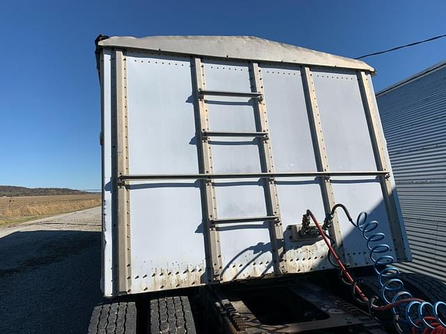 Image of Merritt Grain Trailer equipment image 4