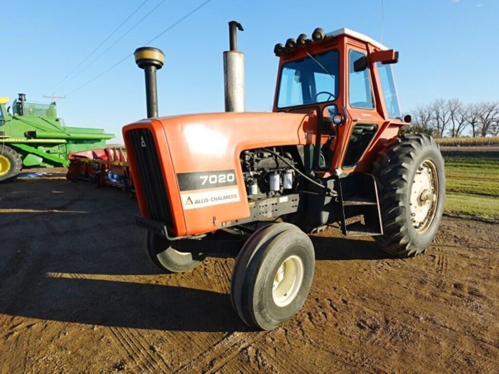 Main image Allis Chalmers 7020