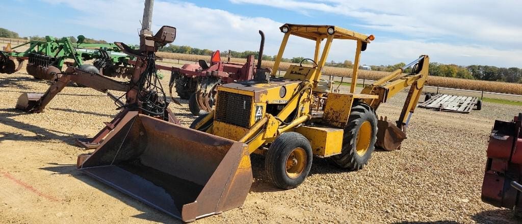 SOLD - 1981 ALLIS CHALMERS 715 D BACKHOE Construction with