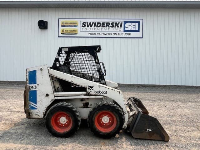 Image of Bobcat 743 equipment image 1