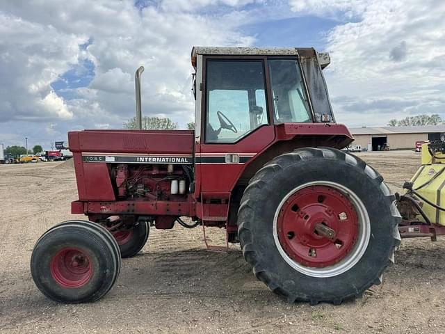 Image of International Harvester 1086 equipment image 1