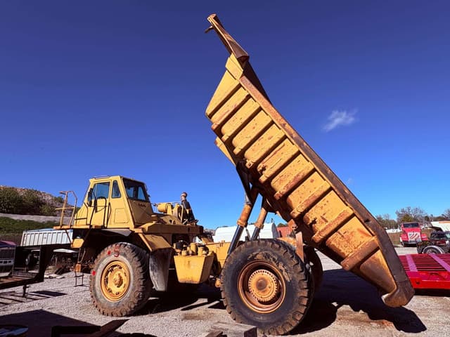 Image of Caterpillar 773B equipment image 1