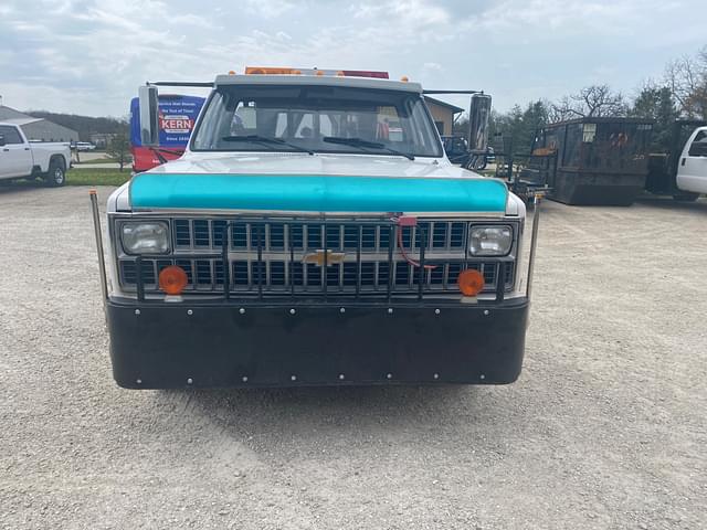 Image of Chevrolet 3500 equipment image 1