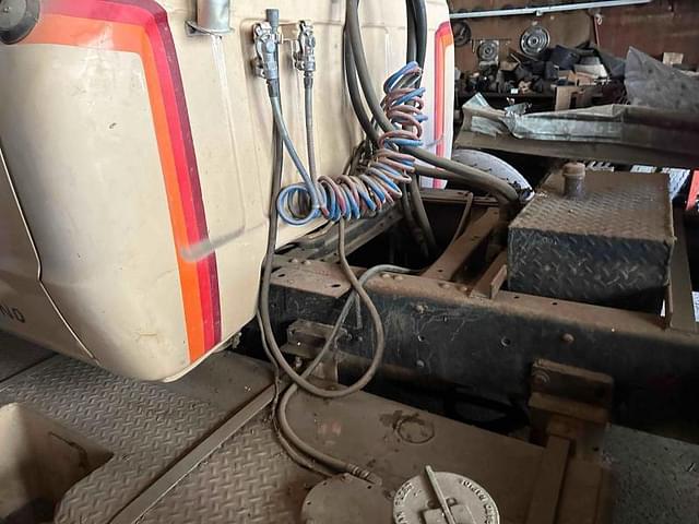 Image of Chevrolet C60 equipment image 4