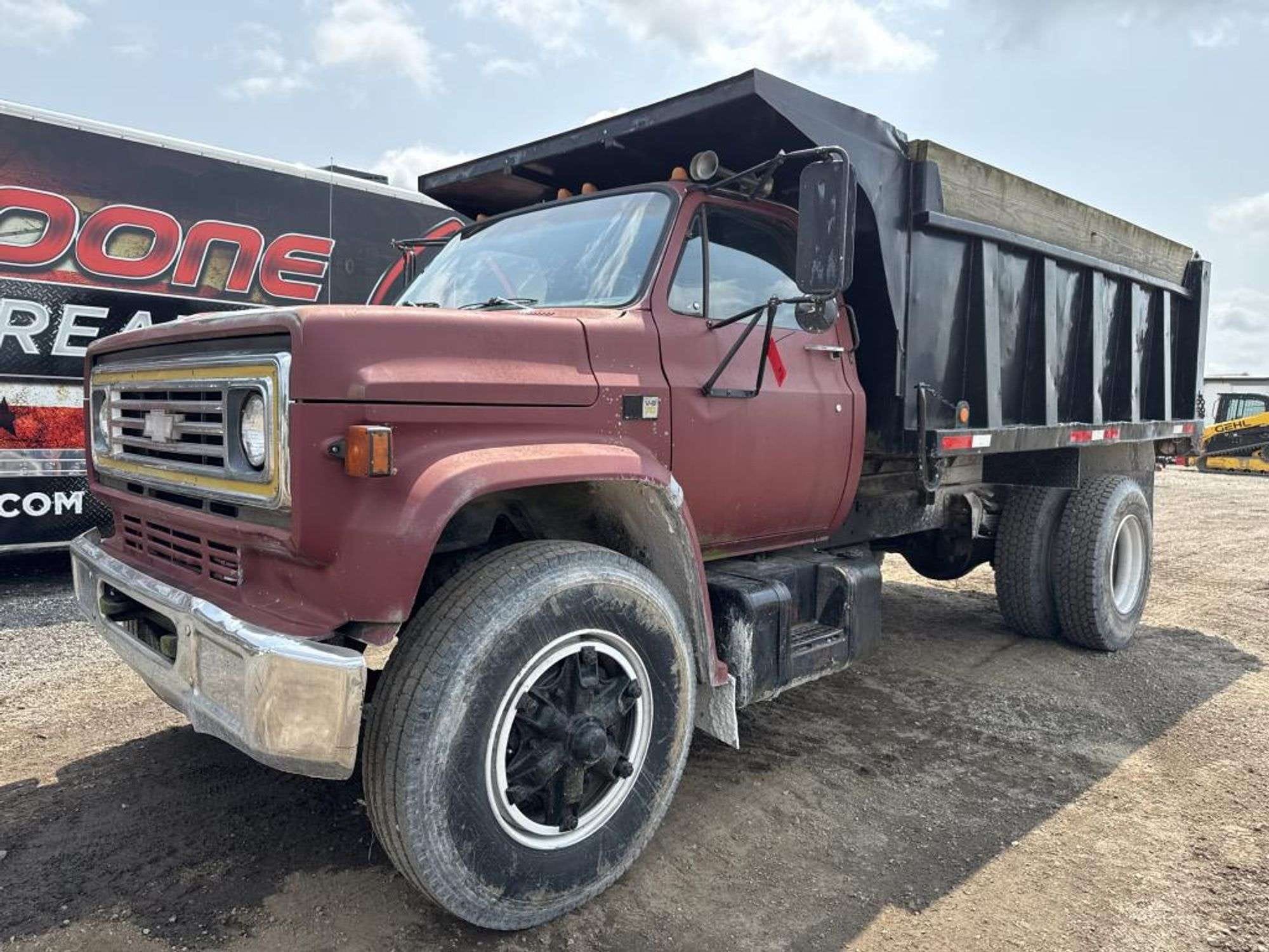 1981 Chevrolet C6500 Equipment Image0