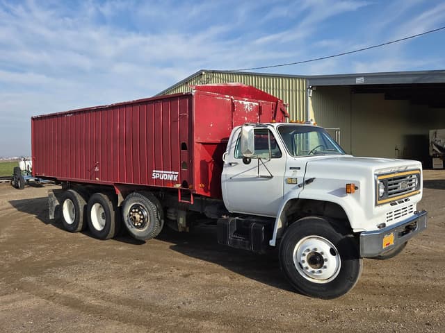 Image of Chevrolet C70 equipment image 1