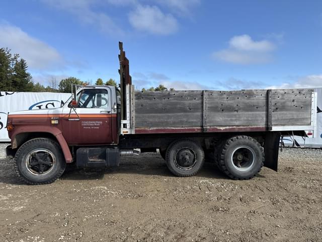 Image of Chevrolet C70 equipment image 1