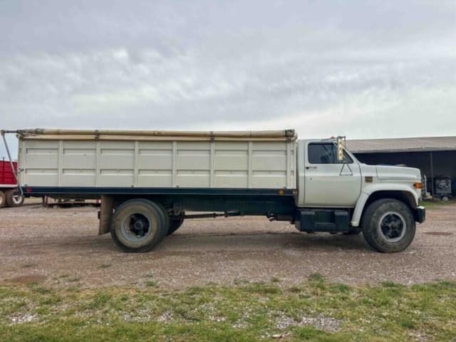 Image of Chevrolet C70 equipment image 4