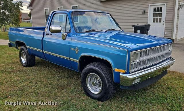 Image of Chevrolet K10 equipment image 2