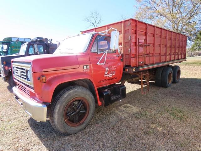 Image of Chevrolet 70 equipment image 2