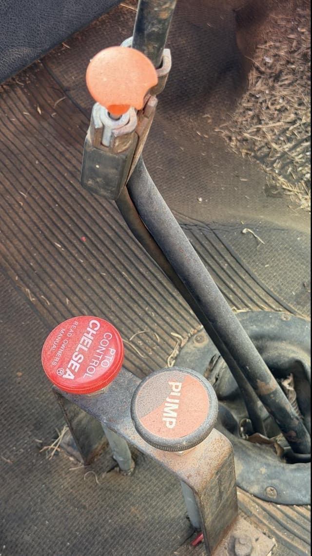 Image of Chevrolet Kodiak equipment image 3