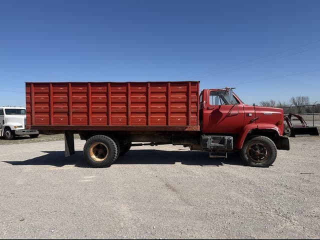 Image of Chevrolet Kodiak equipment image 4