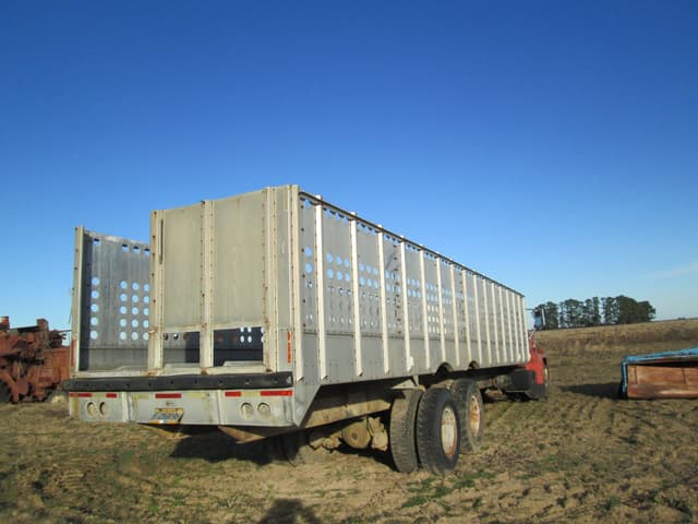 Image of Chevrolet Kodiak equipment image 3