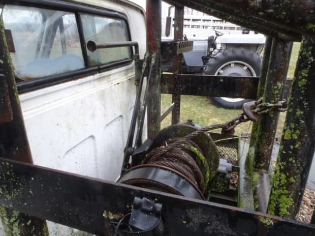 Image of Chevrolet 60 equipment image 2