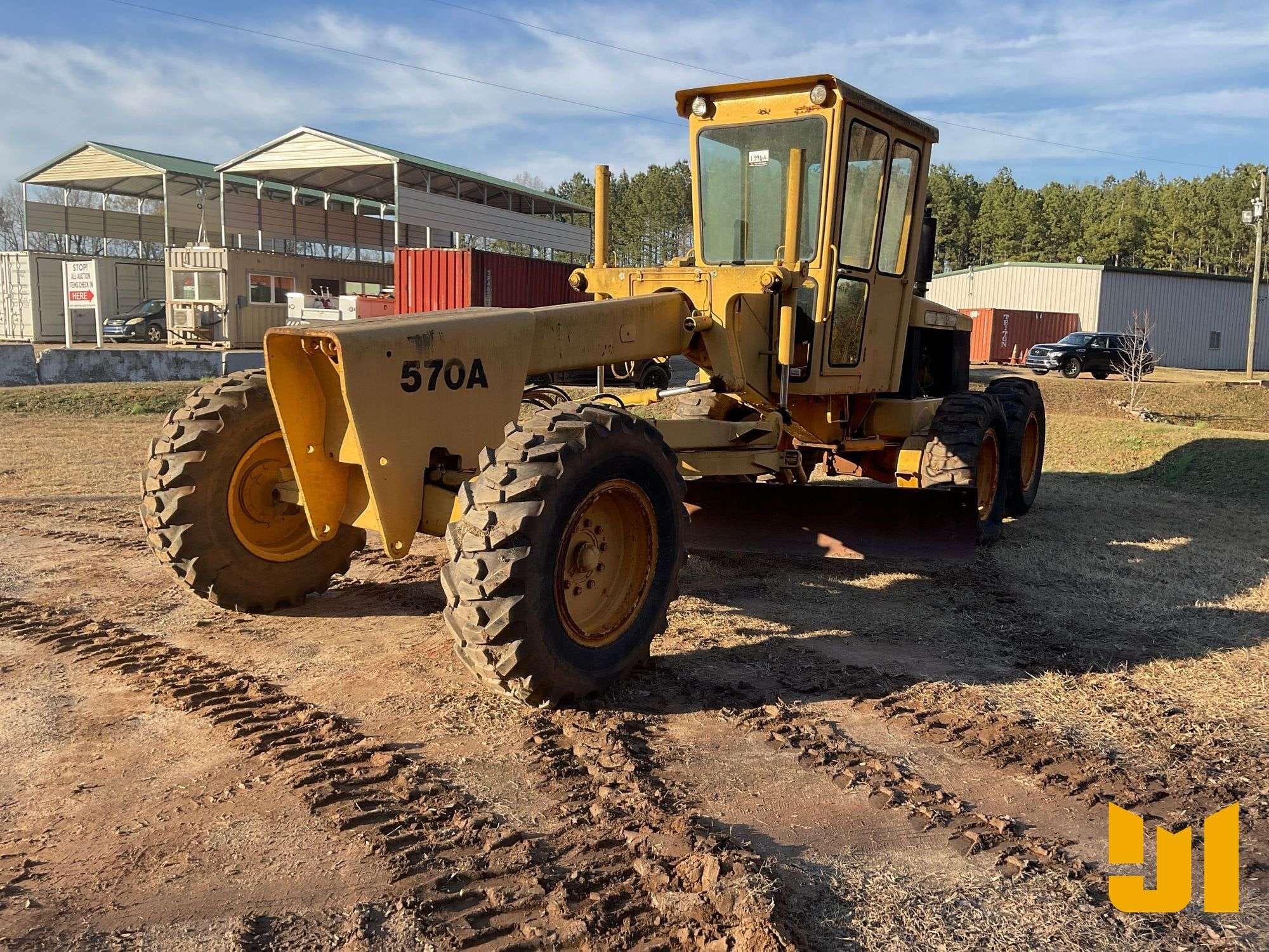 1981 John Deere 570A Equipment Image0