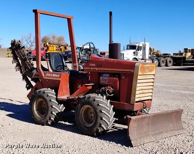 Image of Ditch Witch 2300 equipment image 2