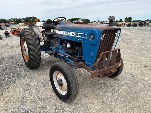 Image of Ford 2600 equipment image 2