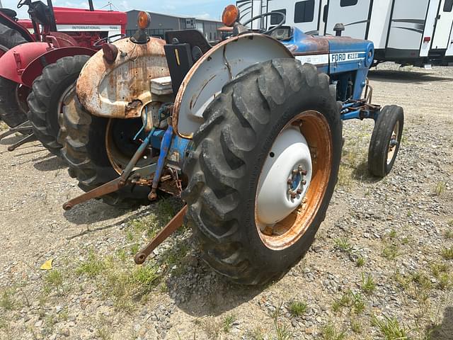 Image of Ford 2600 equipment image 2