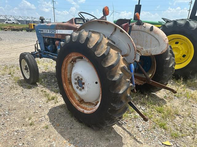 Image of Ford 2600 equipment image 3