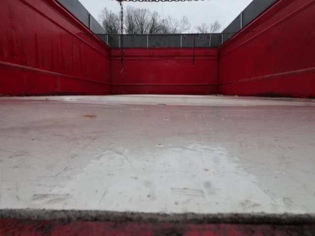 Image of Ford F-700 equipment image 4