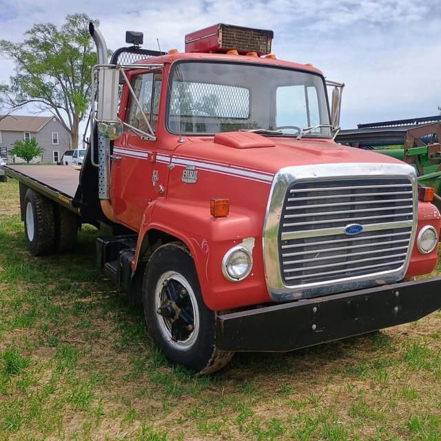 Image of Ford 7000 equipment image 2