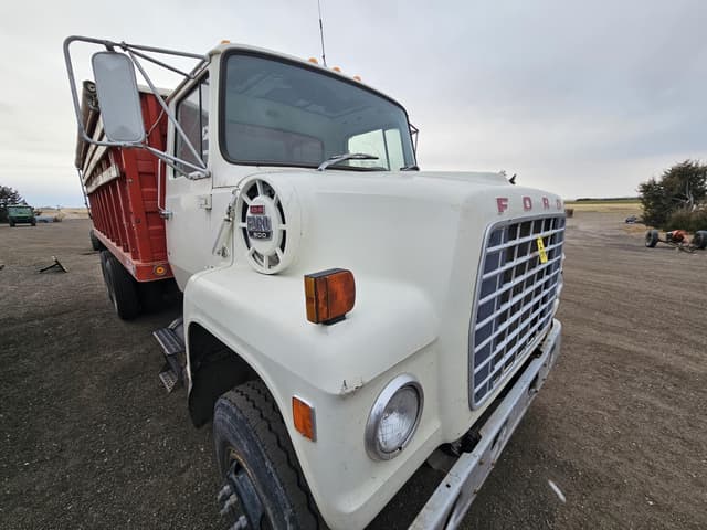 Image of Ford F-800 equipment image 4