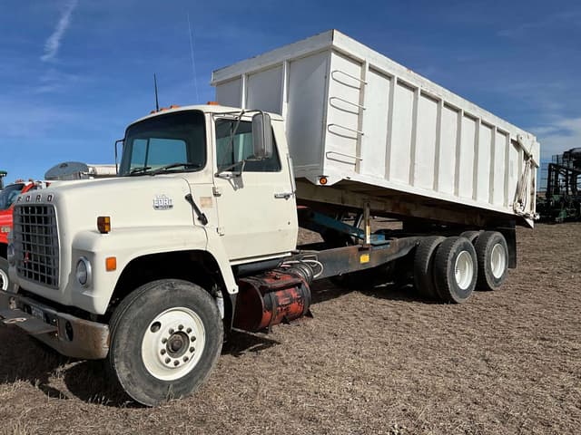 Image of Ford 800 equipment image 3