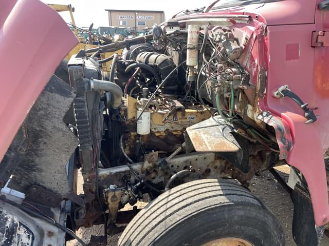 Image of Ford 8000 equipment image 4